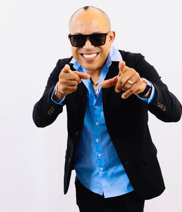 Piano,Arreglista,Vocalista,Director General