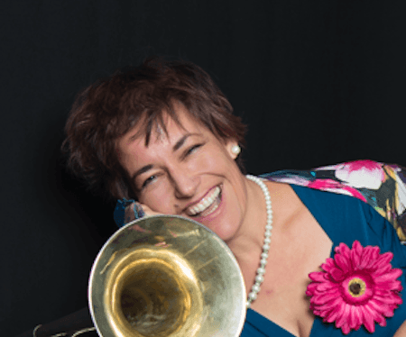 Tanja Becker - Posaune, Comp Arr Tanja Becker wuchs in einer musikalischen Familie in Süddeutschland auf. Sie studierte 94 an der Hfm "Hanns Eisler" unter Jiggs Whiggham, spielte und gründete zahlreiche Bands verschiedenster Genre - Afro, Klezmer, Salsa, Swing & Jazz. Die Liebe zum Rhythmus brachte sie 98 in den Senegal, wo sie mit Souley Faye und Moussa Gnom auftrat. Es folgten Projekte z.B. mit Candela auf dem Afrikafest Würzburg, Volker Holly Schlott, Gary Wiggins, Abdourahmane Diop, Venusbrass, Ragdoll, D-Son, Orquesta Burundanga u.v.m. Ihre grosse Liebe gilt der Musik Lateinamerikas.